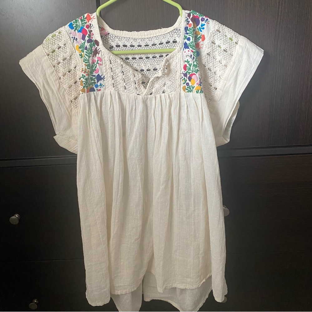 Embroidered Mexican Women’s Top
